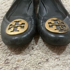 Black Tory Burch Flats (some scuffs but a lot of life in them left)